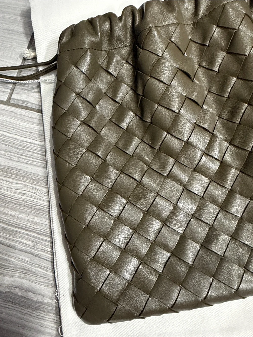 Bottega Veneta Medium Pouch in Cypress Green - Picture 6 of 16